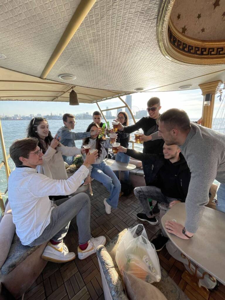 Прогулка на яхте